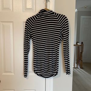 White and black stripe turtleneck